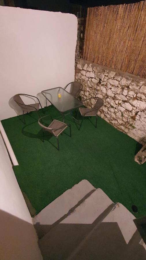 Larry'S Little Place In The Center Of Gytheio Εξωτερικό φωτογραφία